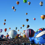 気球が空を埋め尽くす「アルバカーキ国際バルーンフェスタ」